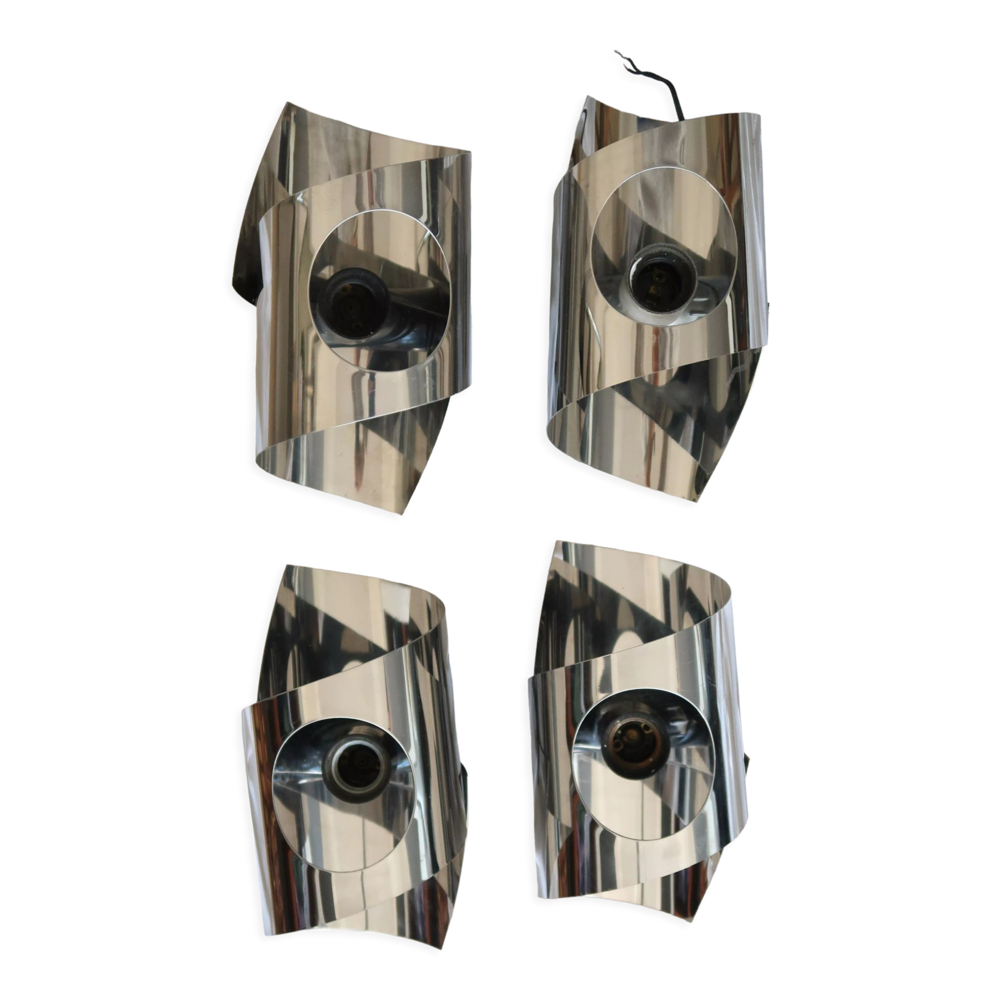 4 wall strips spage age