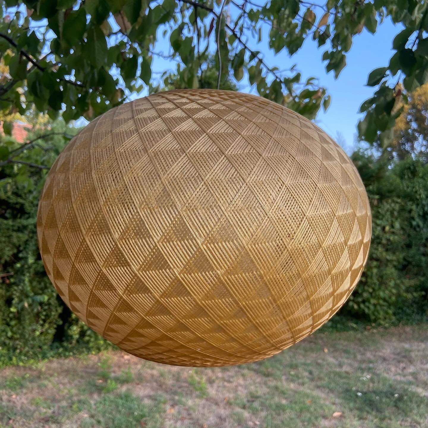 Suspension ball in braided nylon thread and Rhodoid