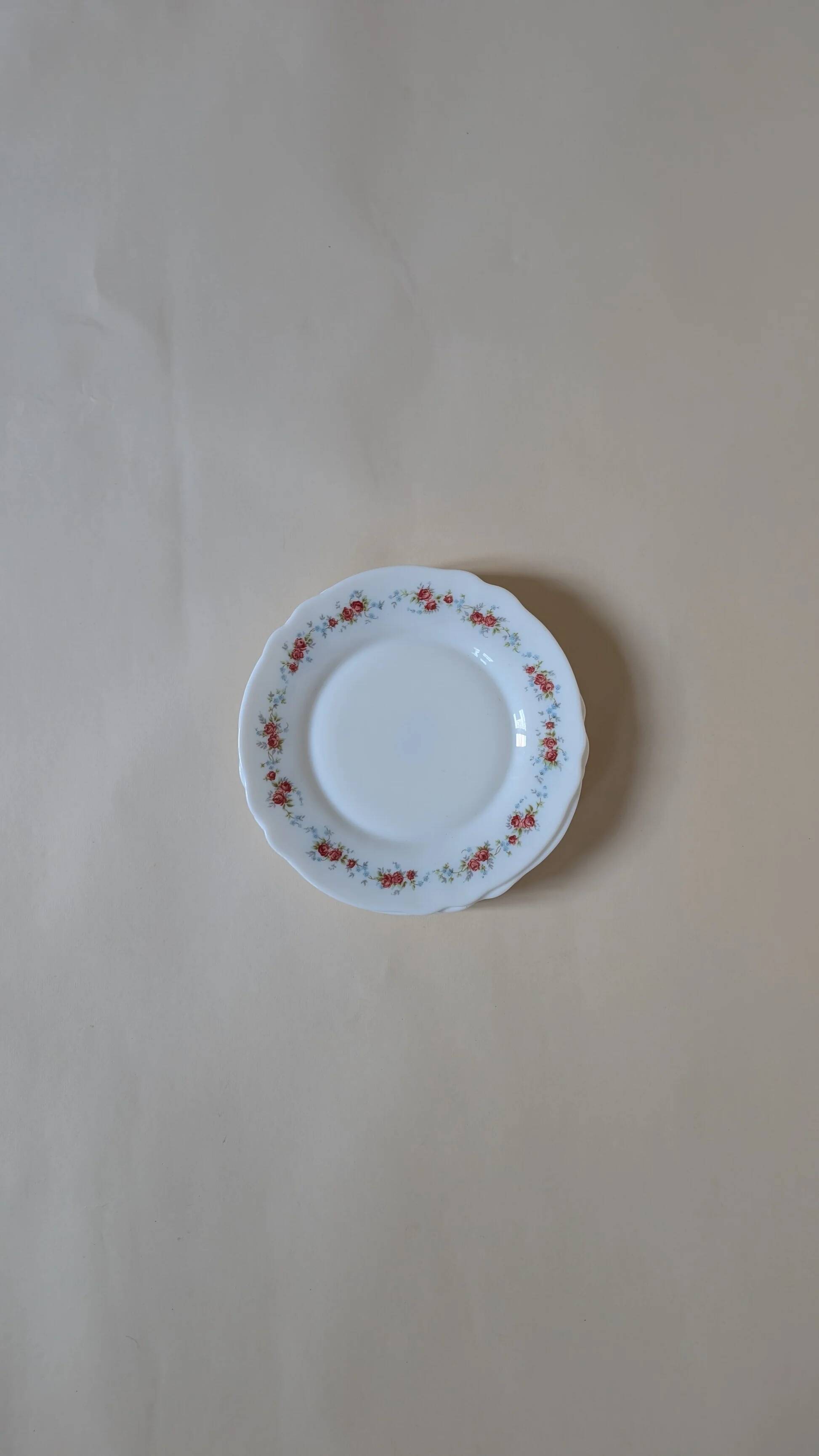 6 assiettes à dessert