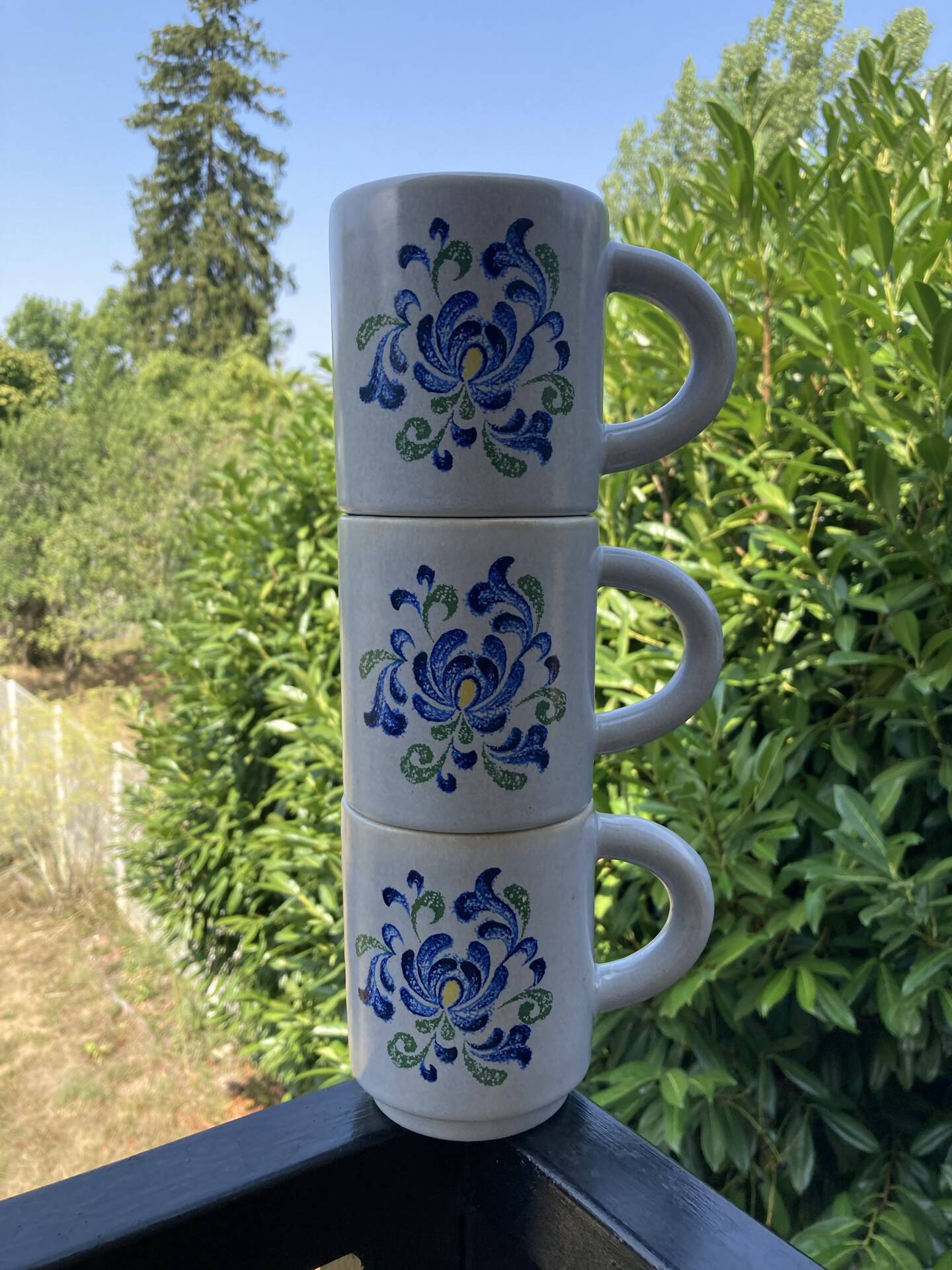 Fribourg Faience Saint Amand design 70 cup