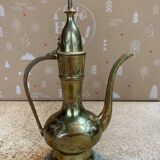 Théière indienne en laiton