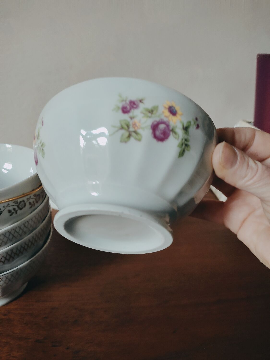 7 mismatched porcelain rib bowls