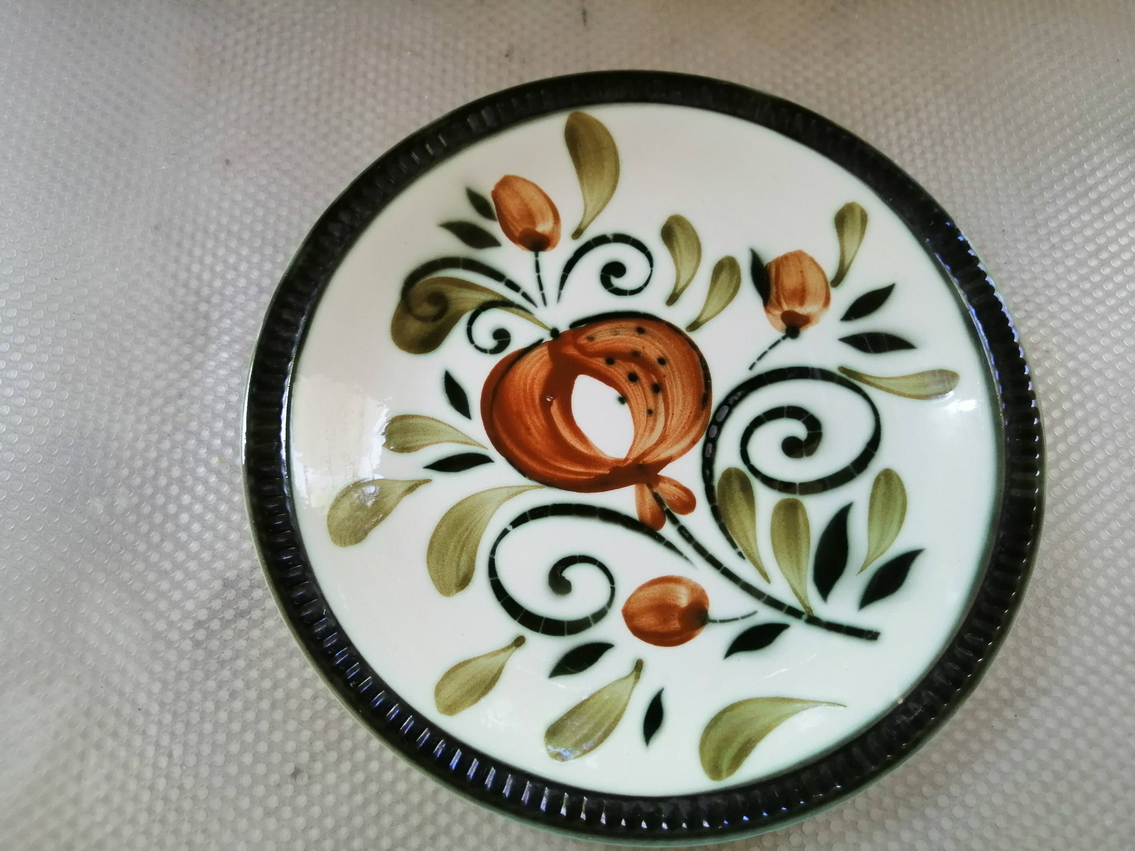Duo of plates Boch la Louvière model Argenteuil 60'
