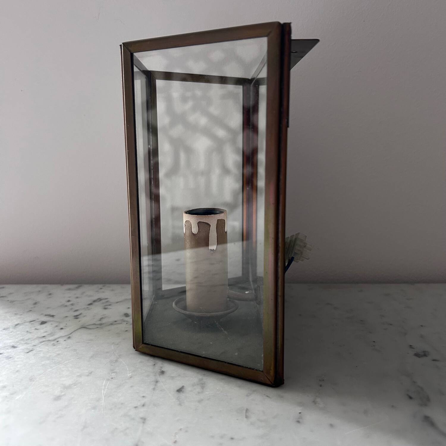 Wall mirror sconce