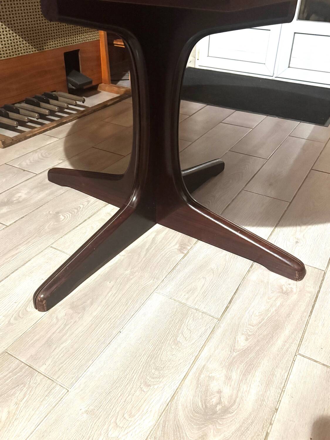 Baumann extendable table
