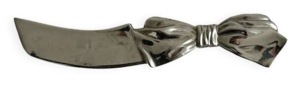 Metal butter knives