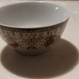 Set of oriental bowls and spoons