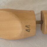 Pair of shoe trees Weston wooden
