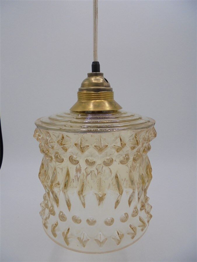 Suspension in glass
