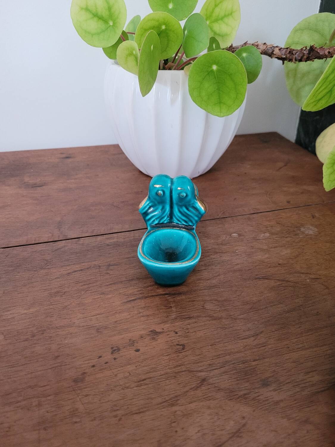 Glazed porcelain salt cellar