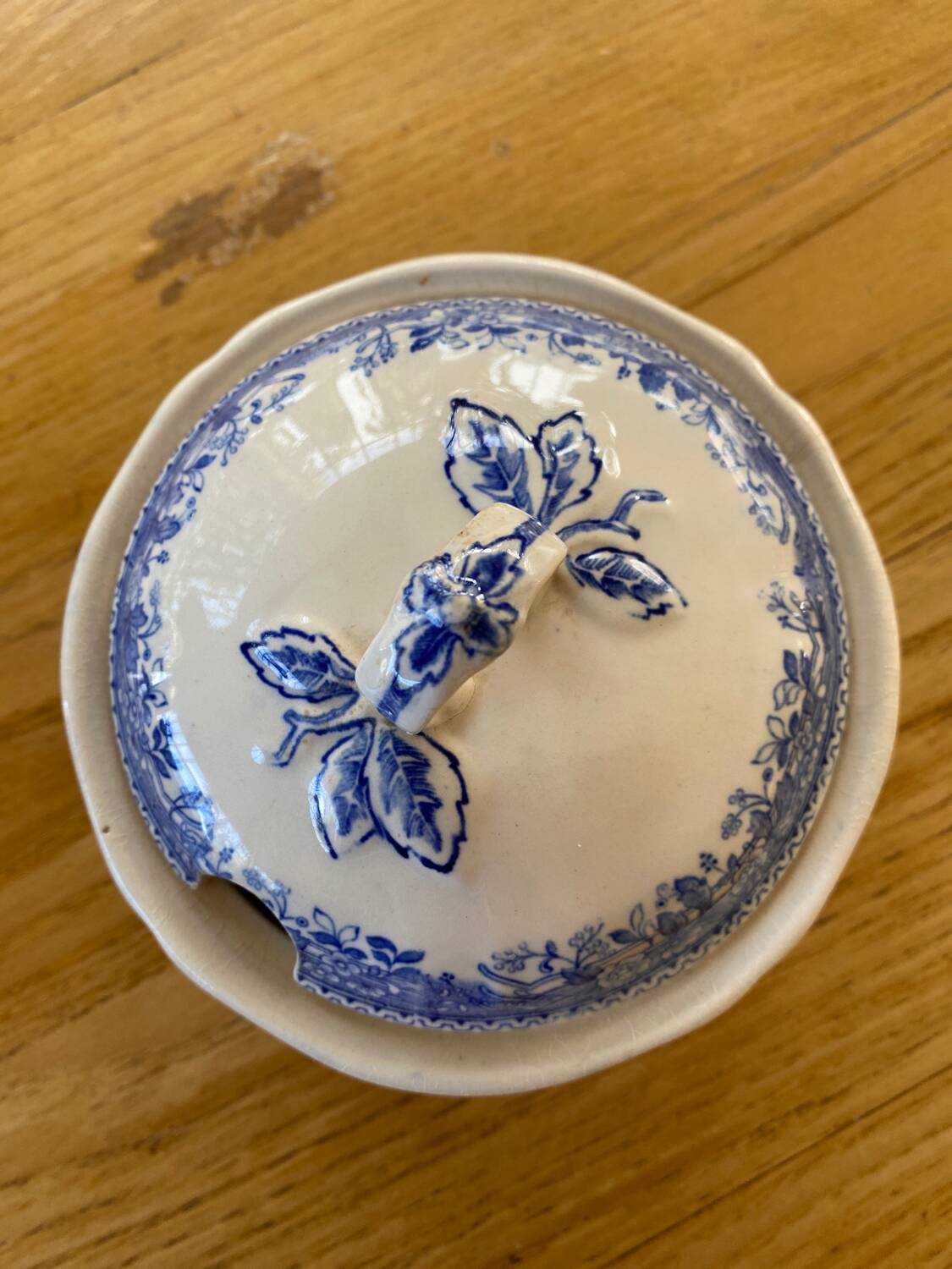 Villeroy and Boch sugar bowl