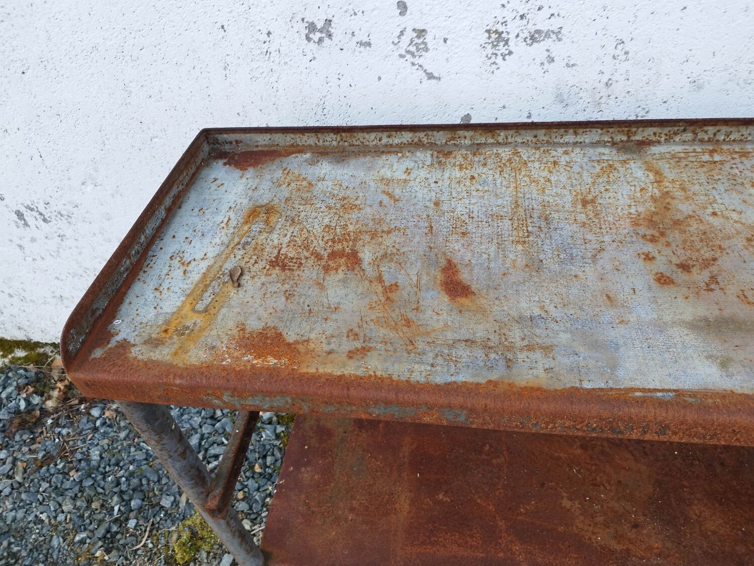Iron workbench serving table