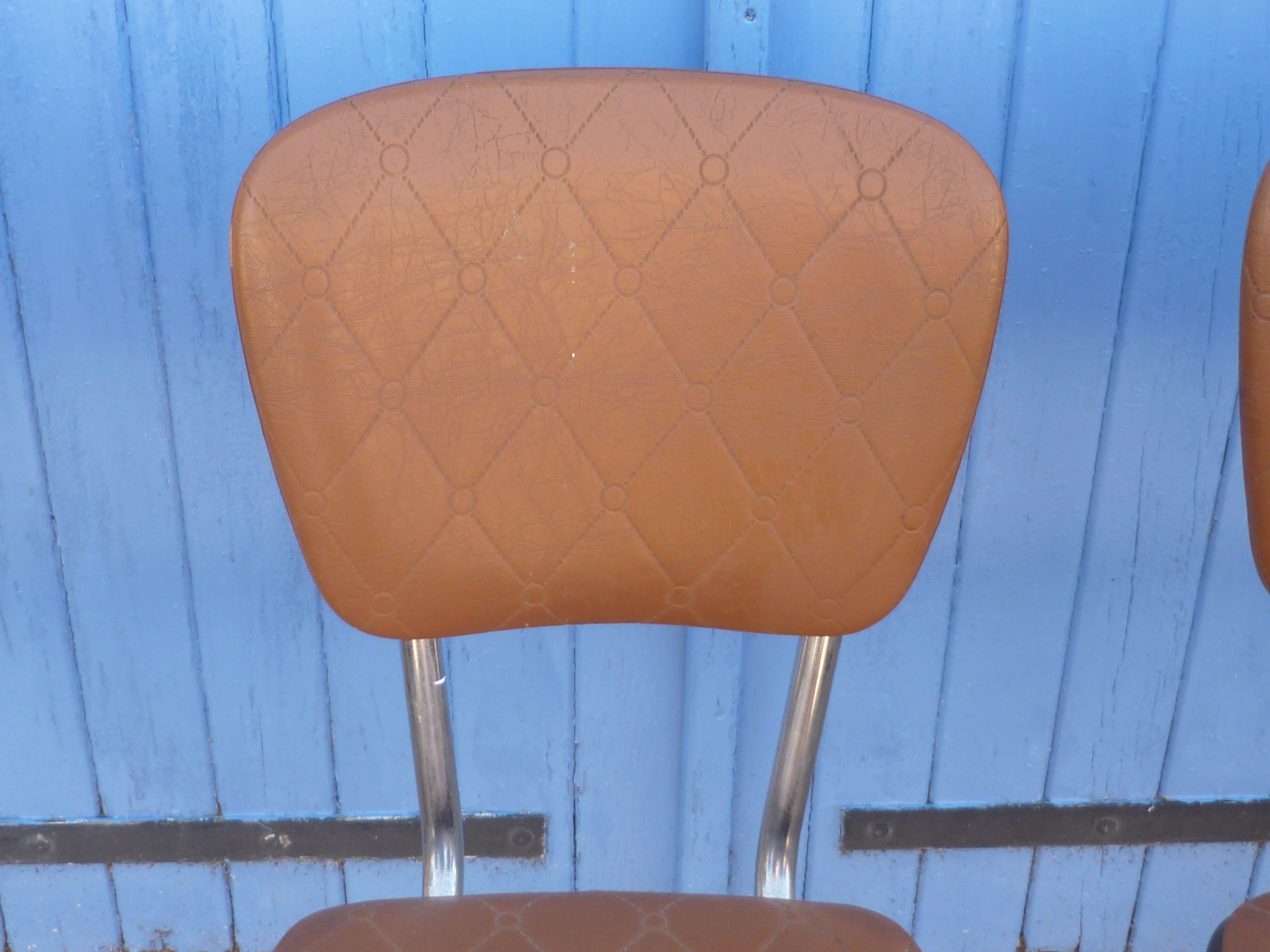 Lot of 8 vintage chairs in brown skai