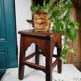 Tabouret ancien artisanal en bois massif – Pièce unique