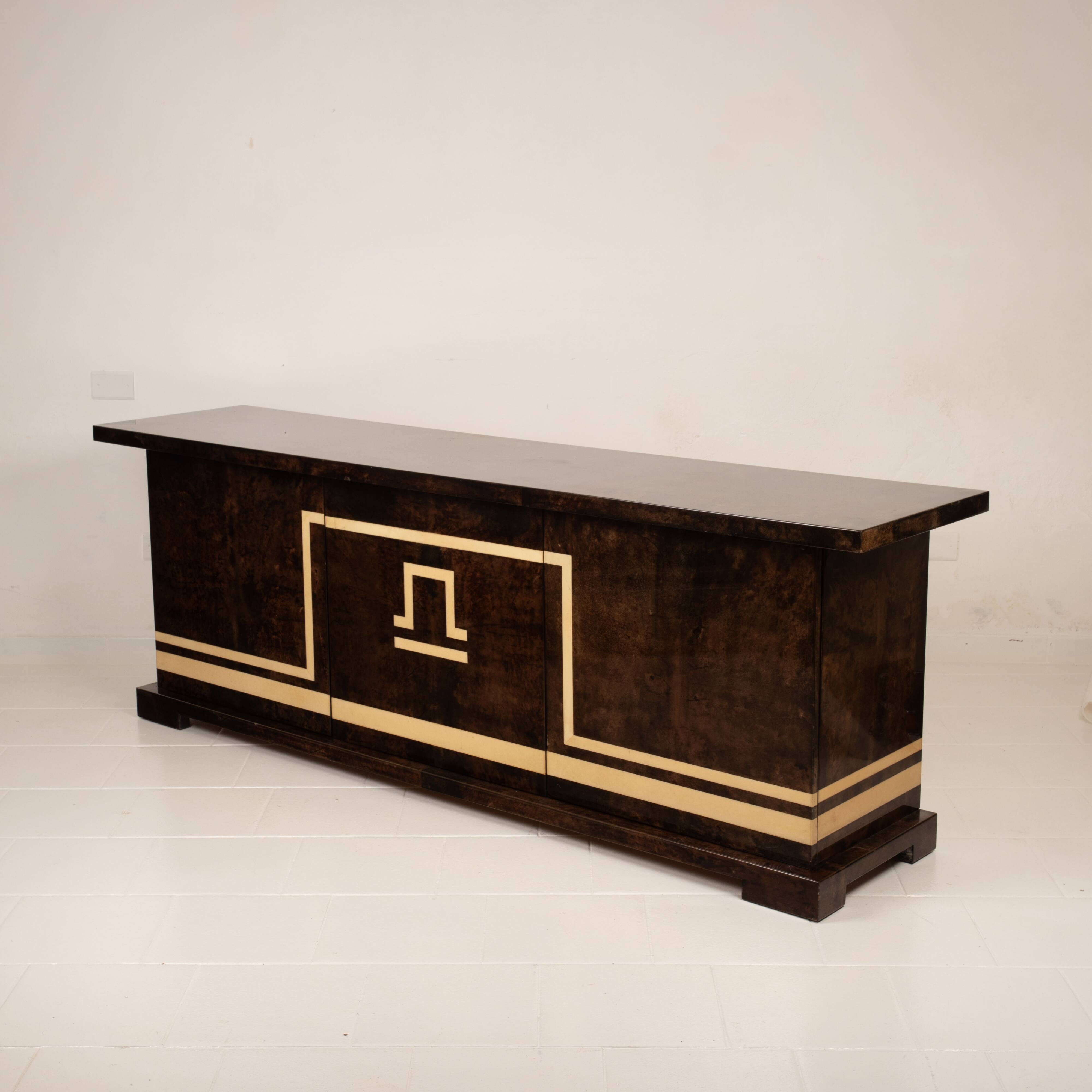 Model 2031D Cabinet by Giorgio Tura & Nucci Valsecchi for Tura Milano 1970