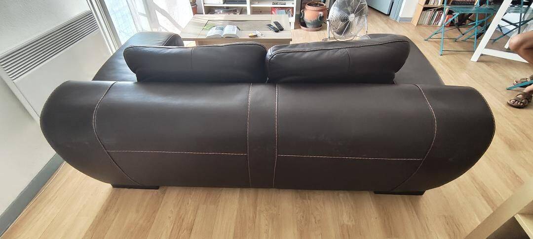 Authentica 2-seater sofa in genuine leather