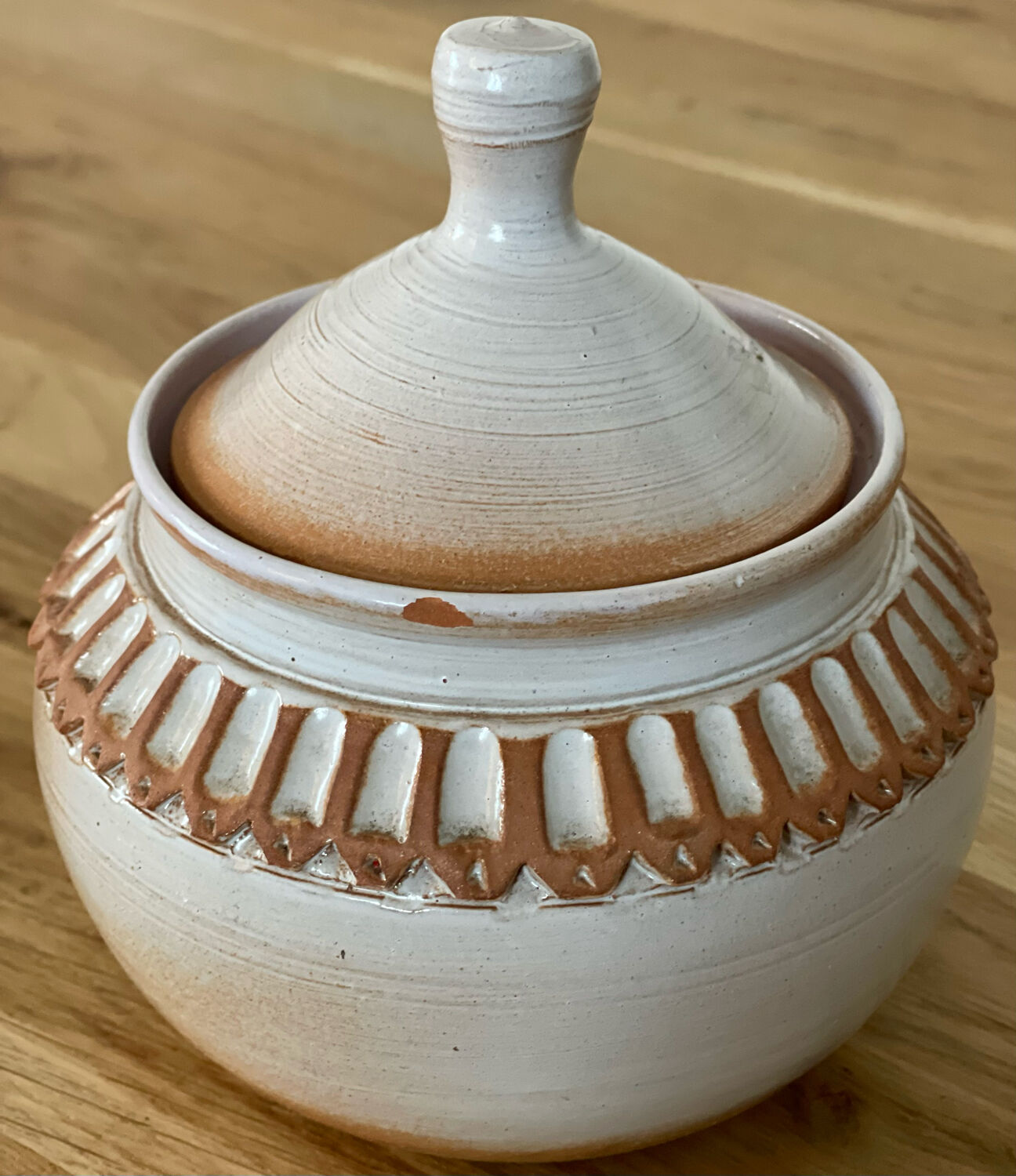 Glazed stoneware bonbonnière