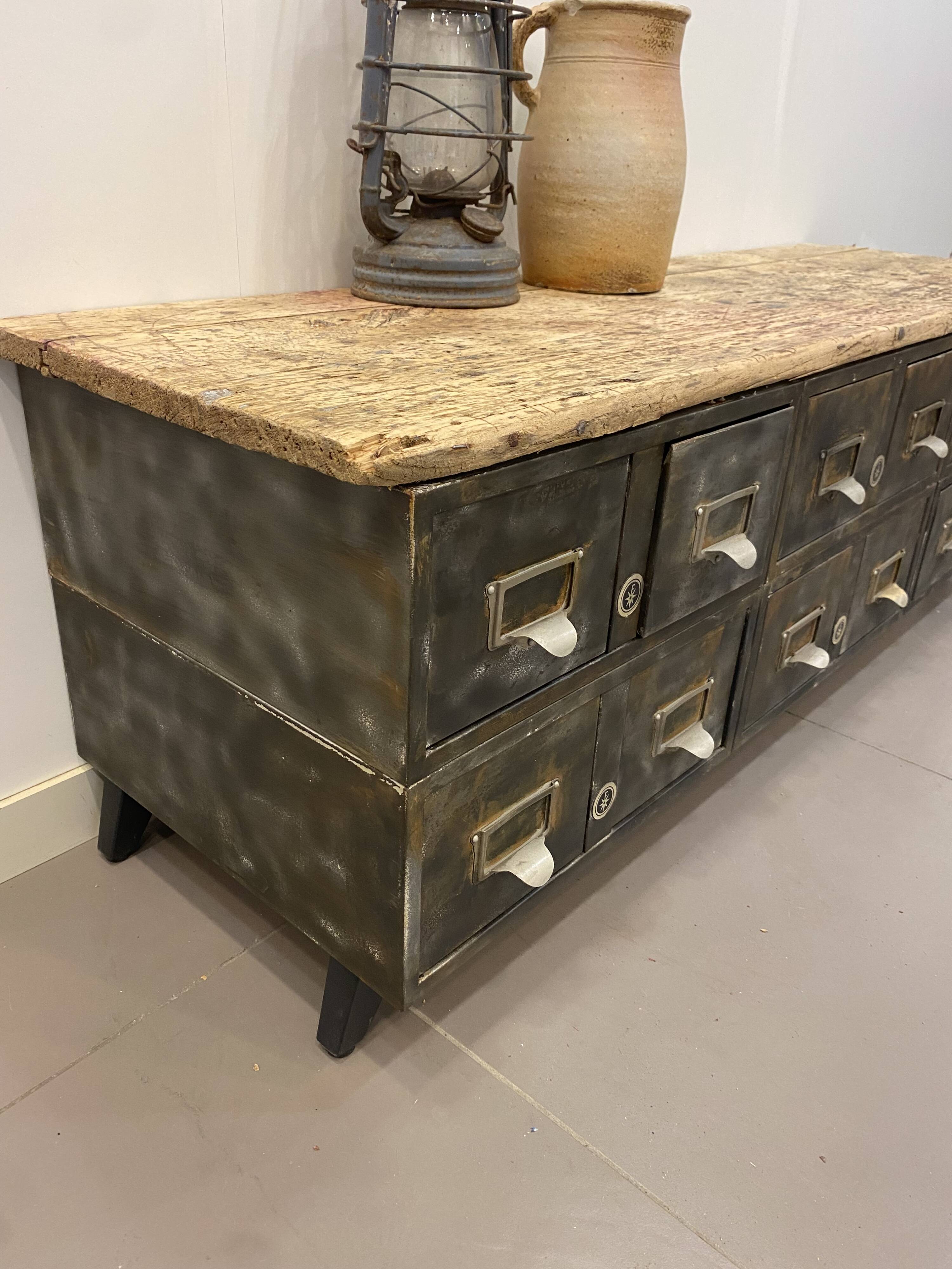 Meuble bas 12 tiroirs industriel vintage