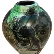 Vase Ada LOUMANI en verre soufflé dans les tons verts