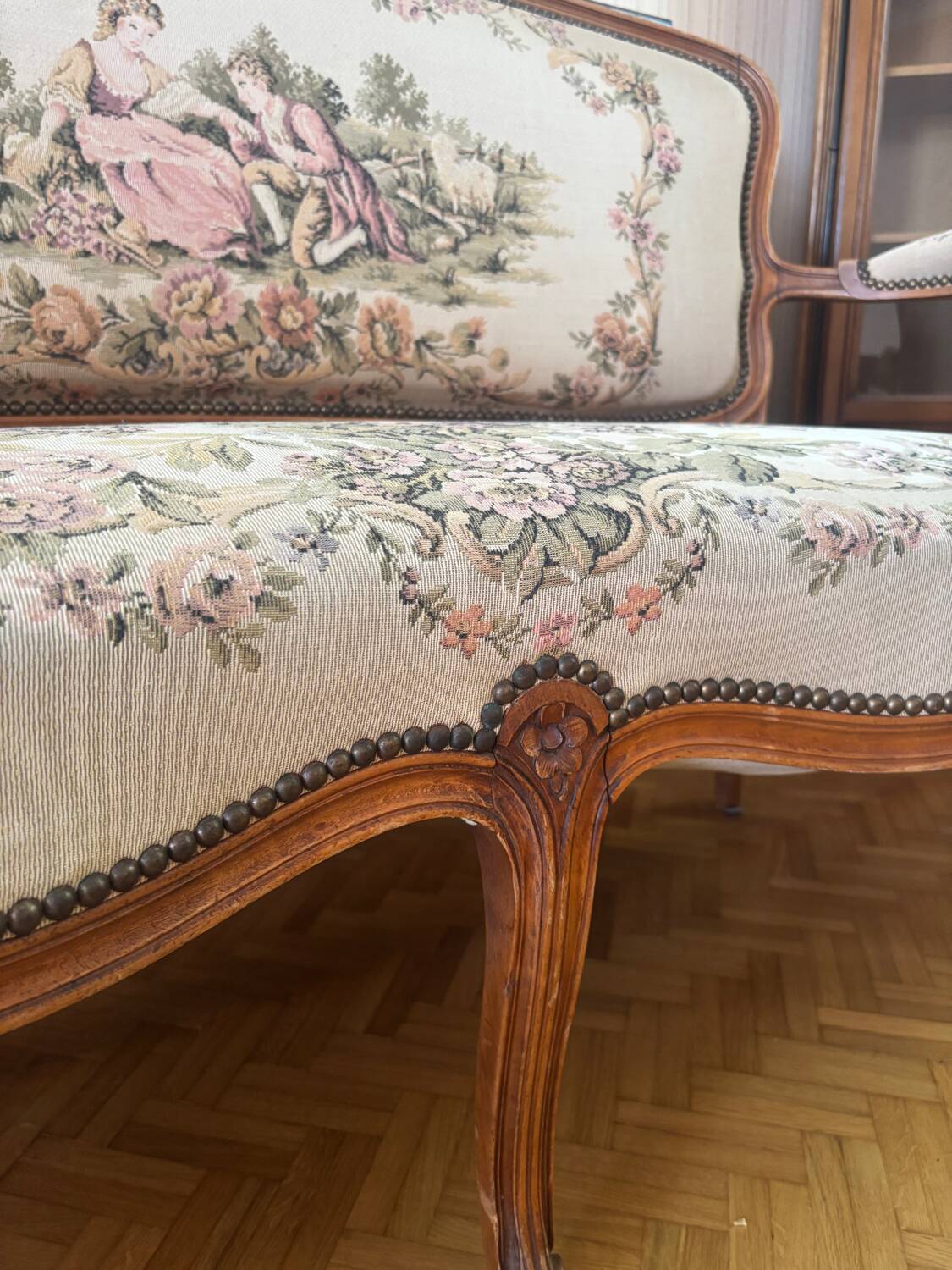 Louis XVI style living room lot