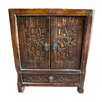 Cabinet cabinet 2 doors and a drawer in elm wood.