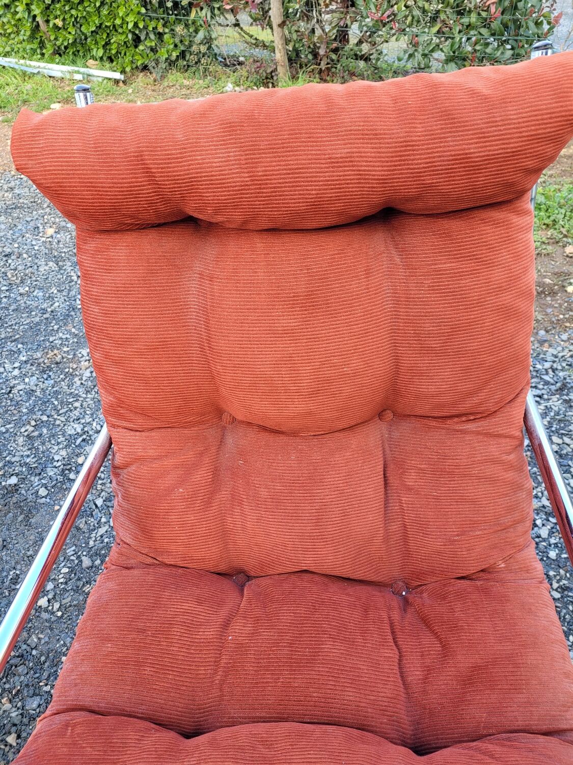 Brick velvet armchair