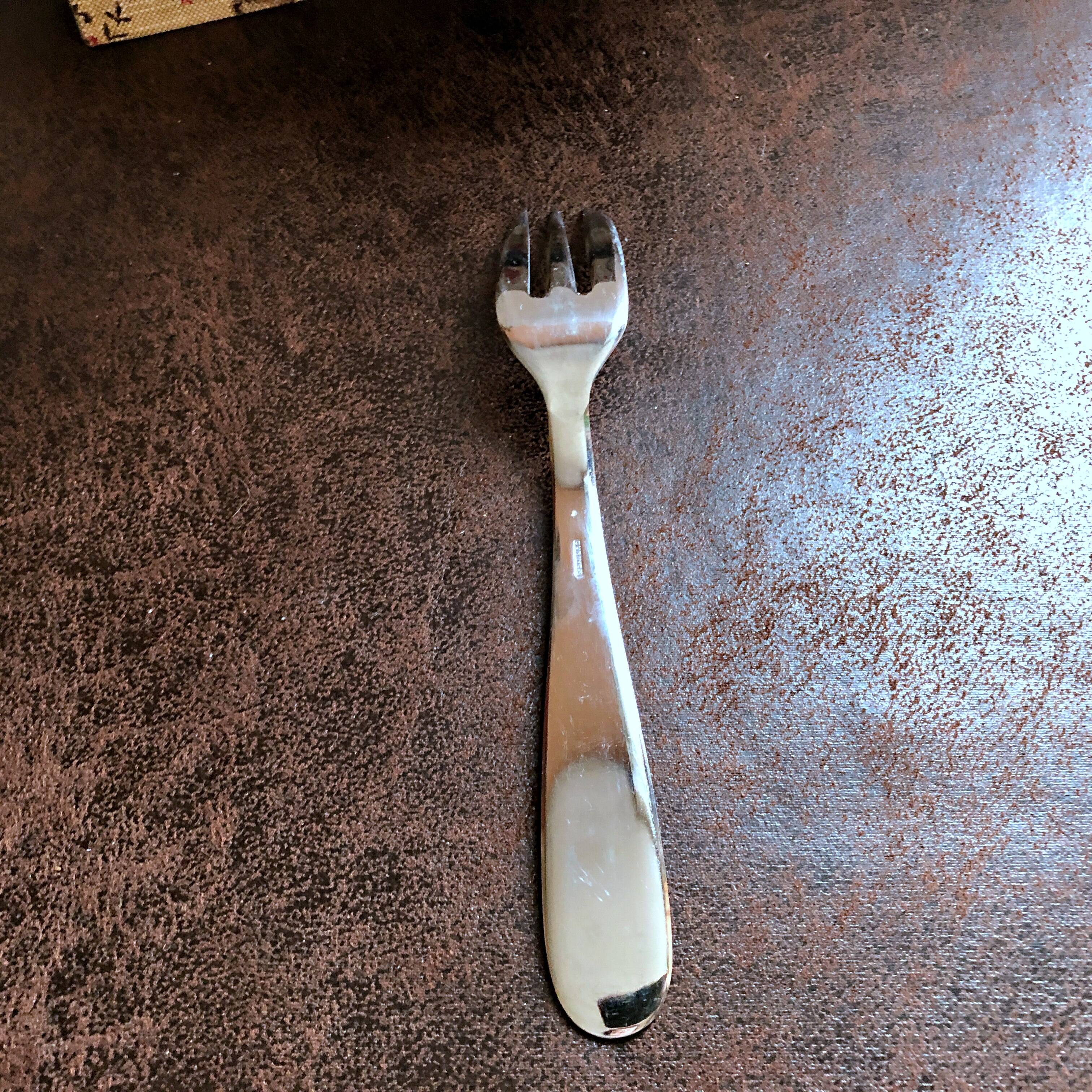 Box of 6 vintage dessert or cake forks