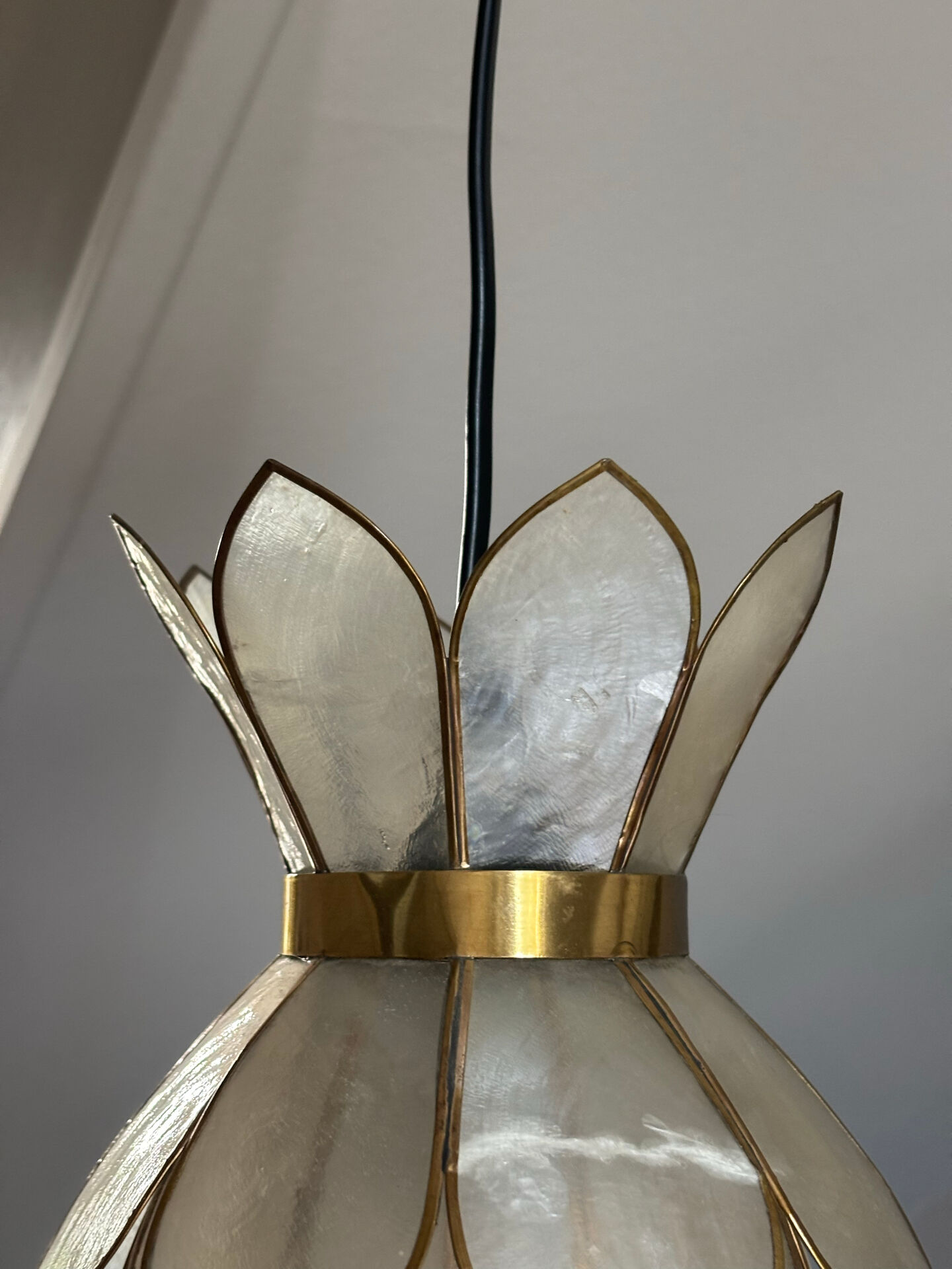 Suspension fleur en nacre