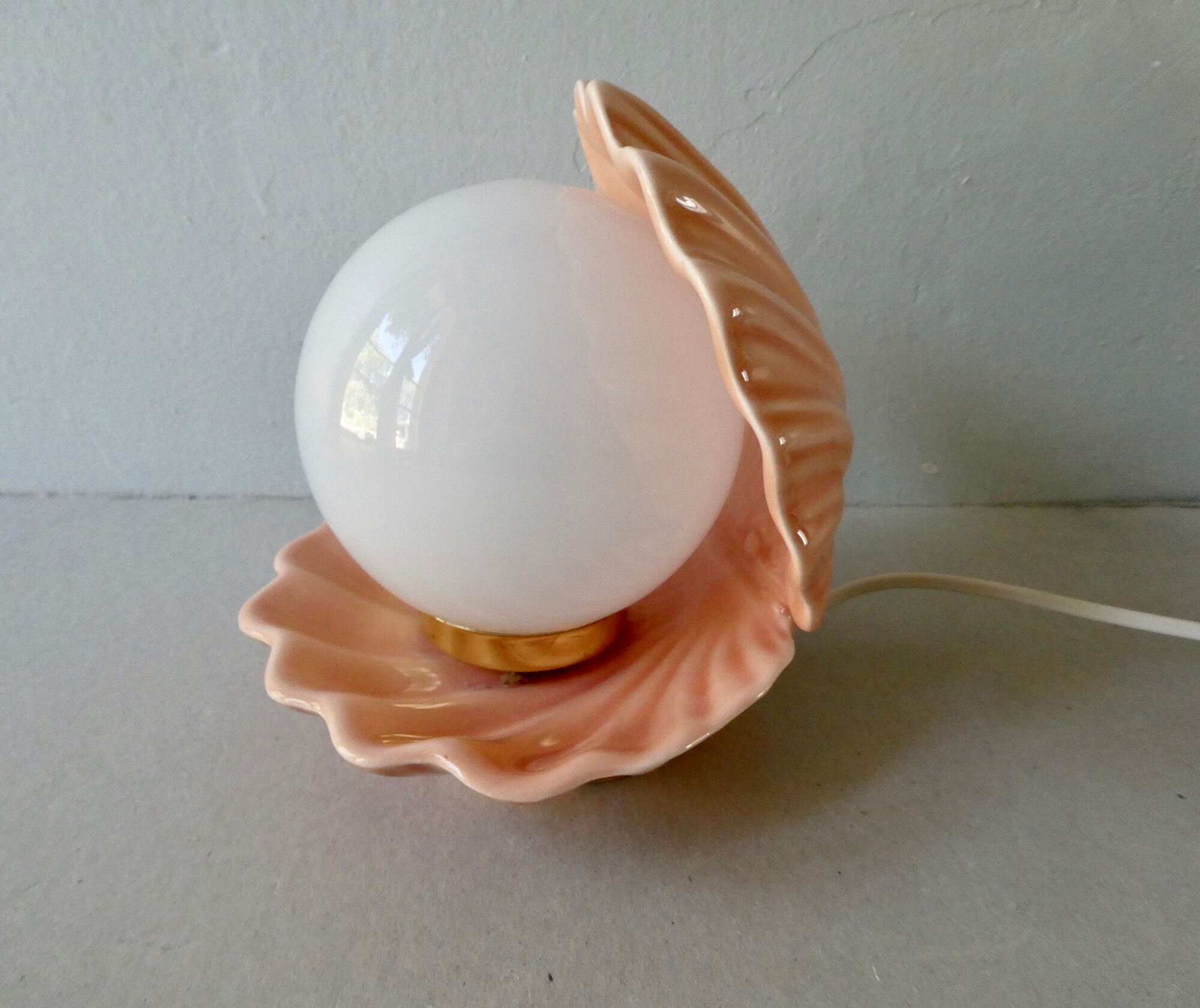 Ceramic shell lamp and 80s opaline lamp