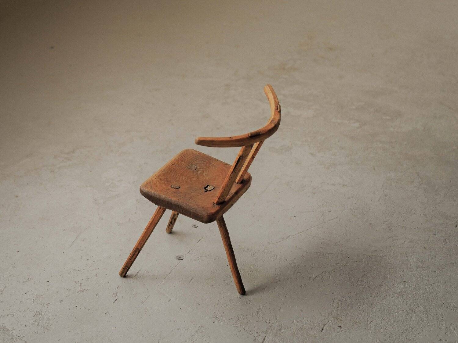 Small alpine chair in solid pine, folk art, early 20th century.