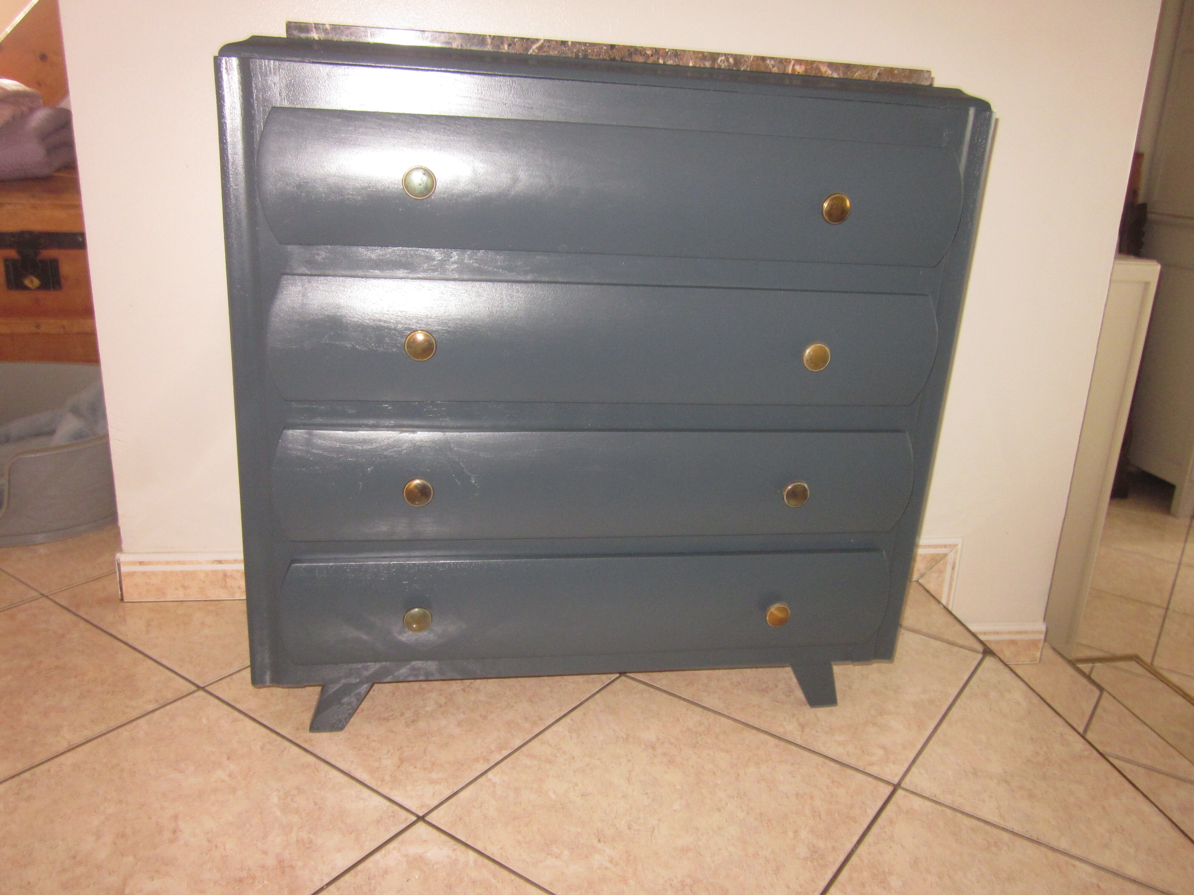 Vintage dresser with compass feet