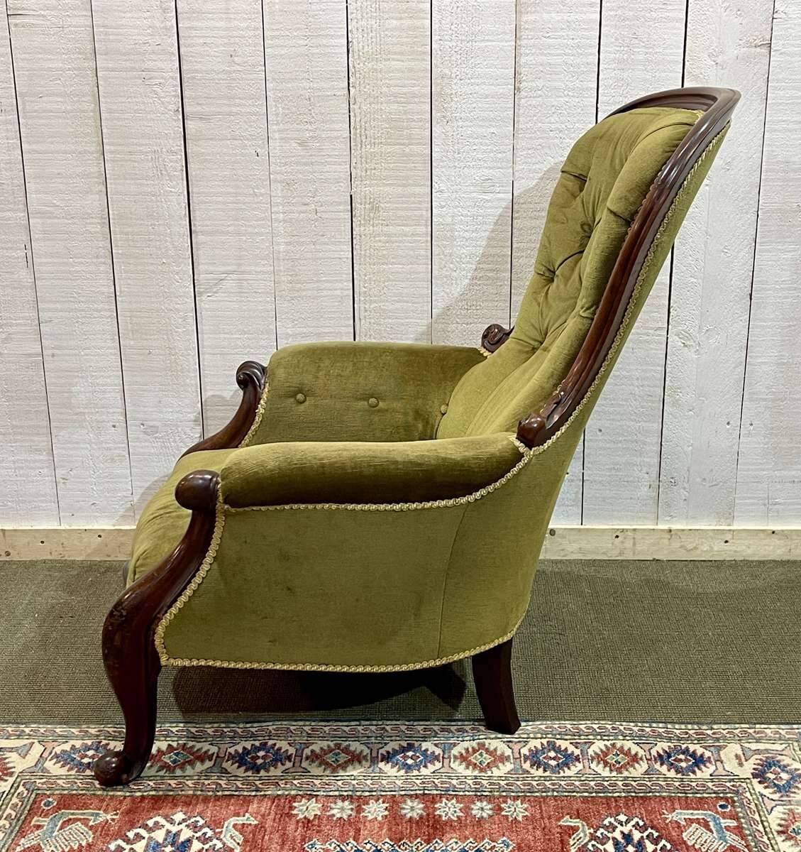 19th century Victorian mahogany armchair