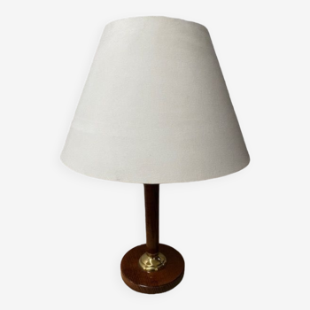 Lamp with wooden stand