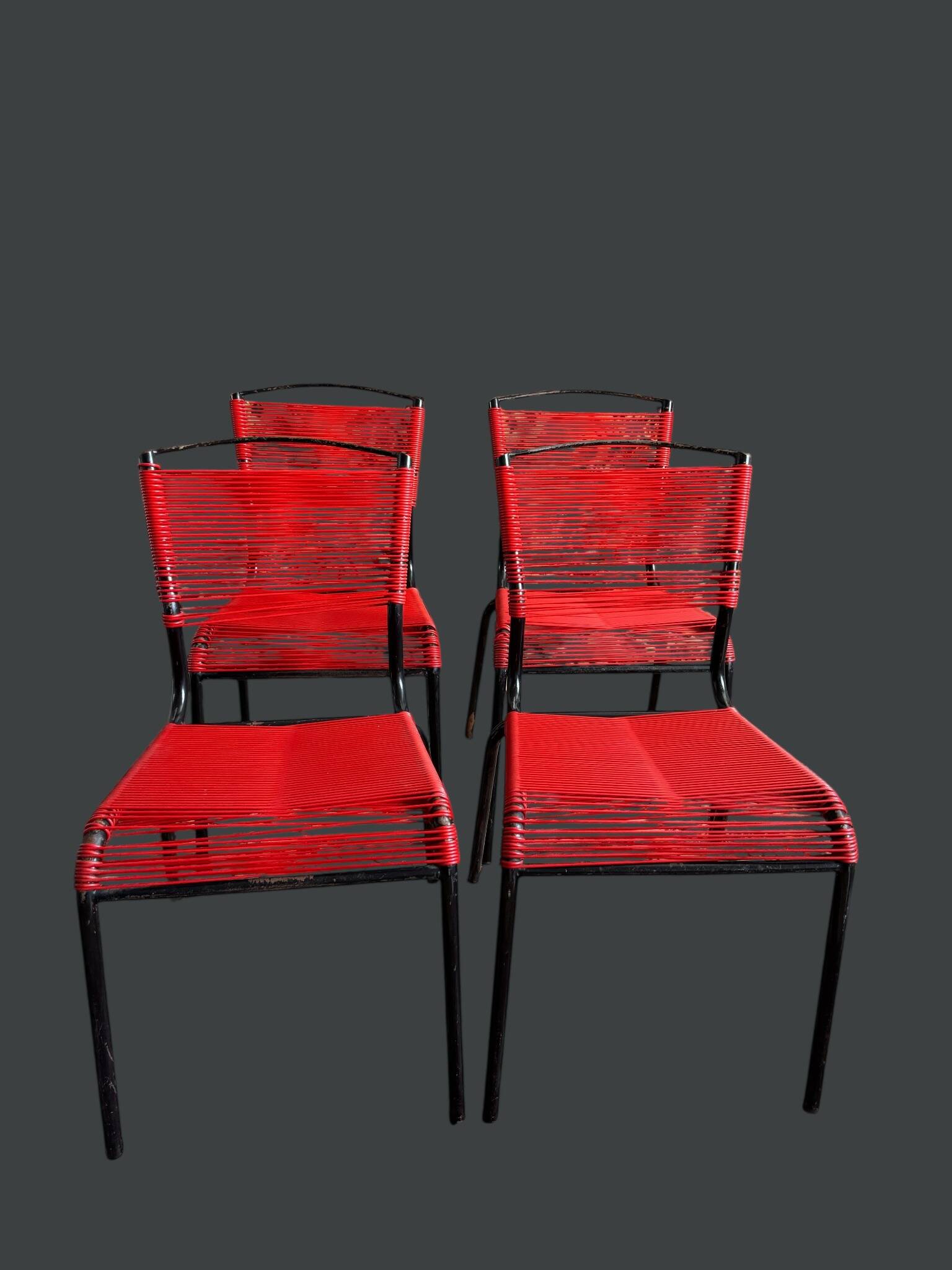Set de 4 chaises Spaghetti rouges – Design italien 70s – style Belotti