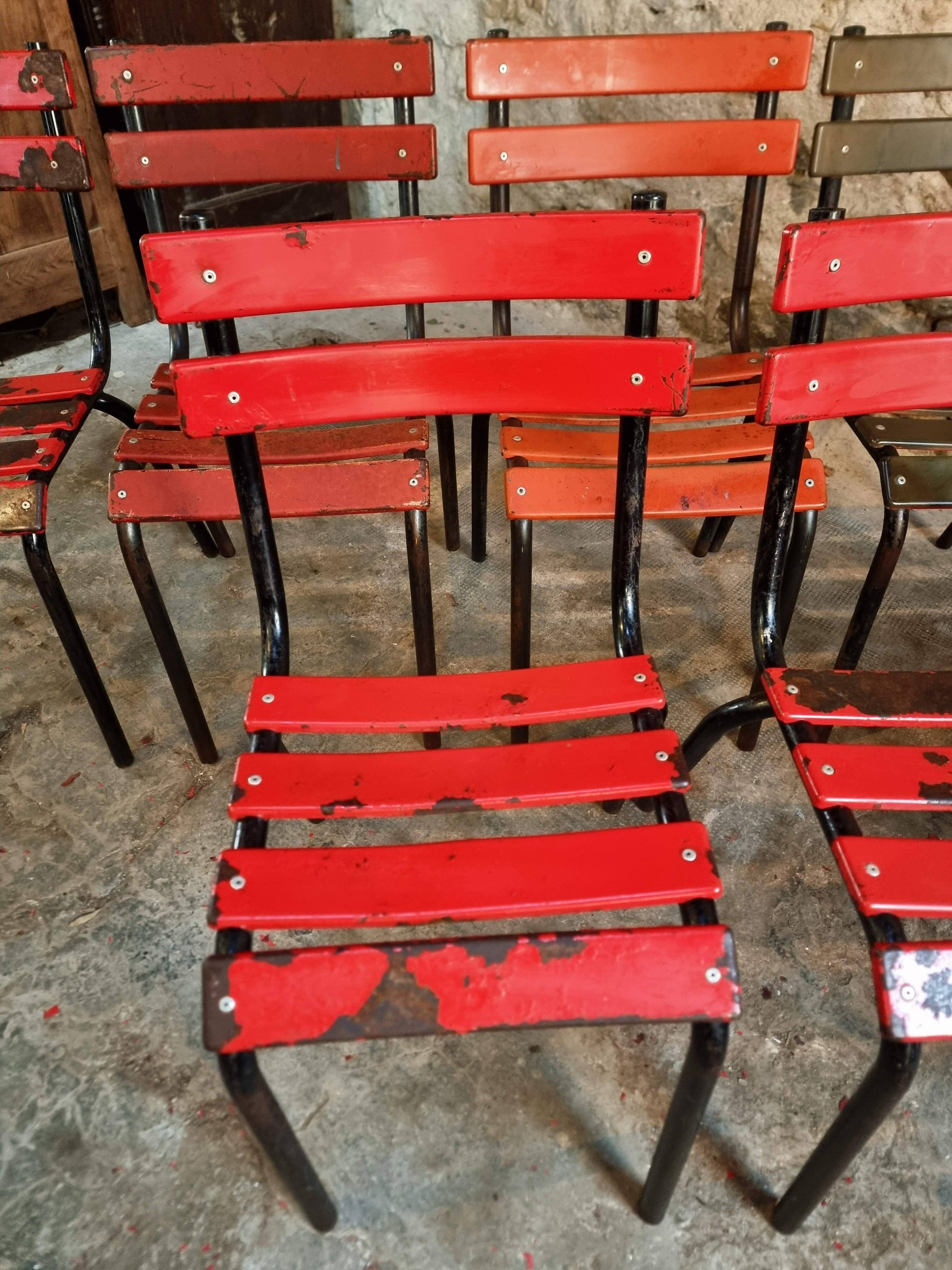Set of 8 vintage French bistro chairs – industrial metal Tolix style