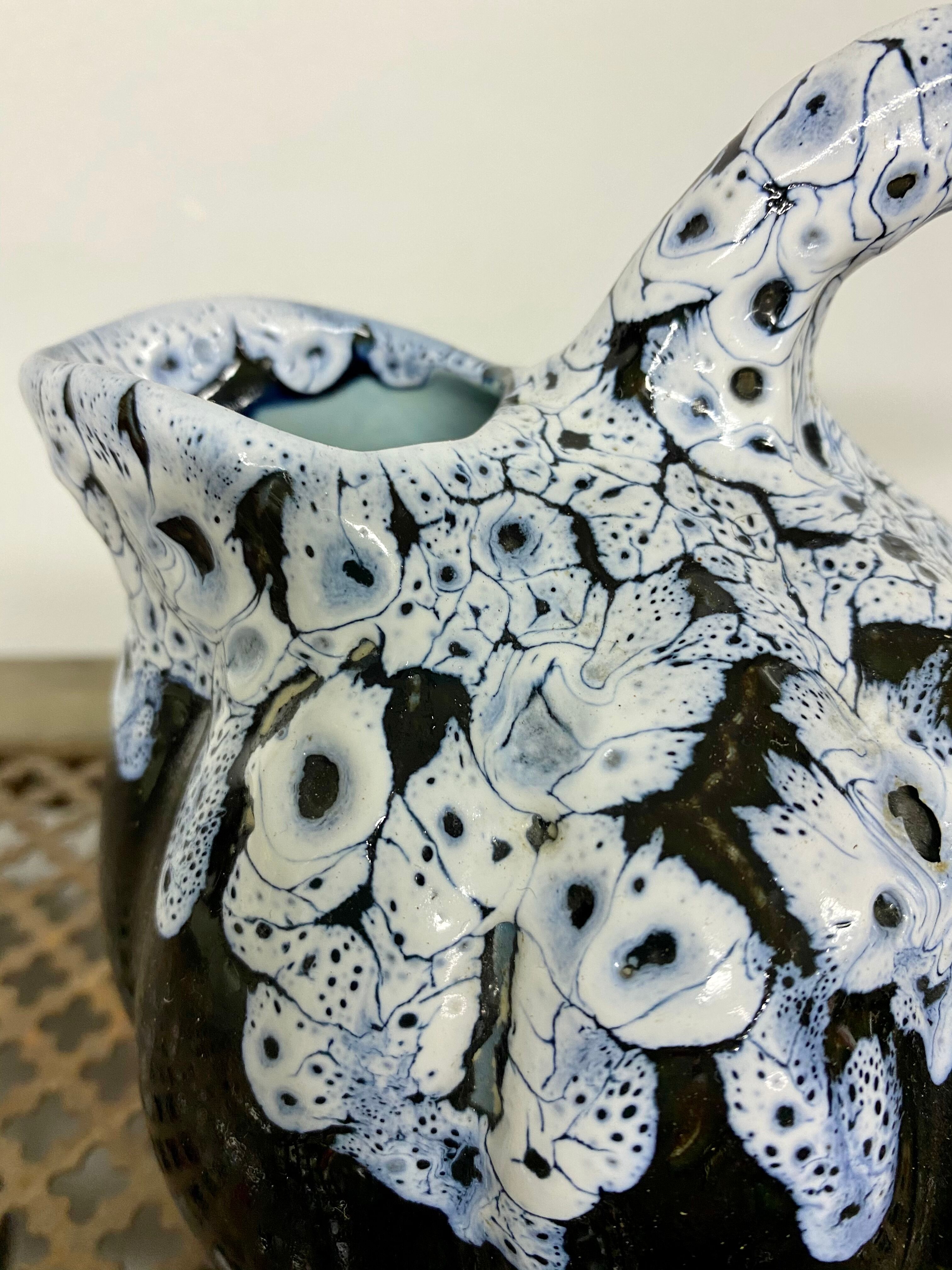 Ceramic carafon fat lava