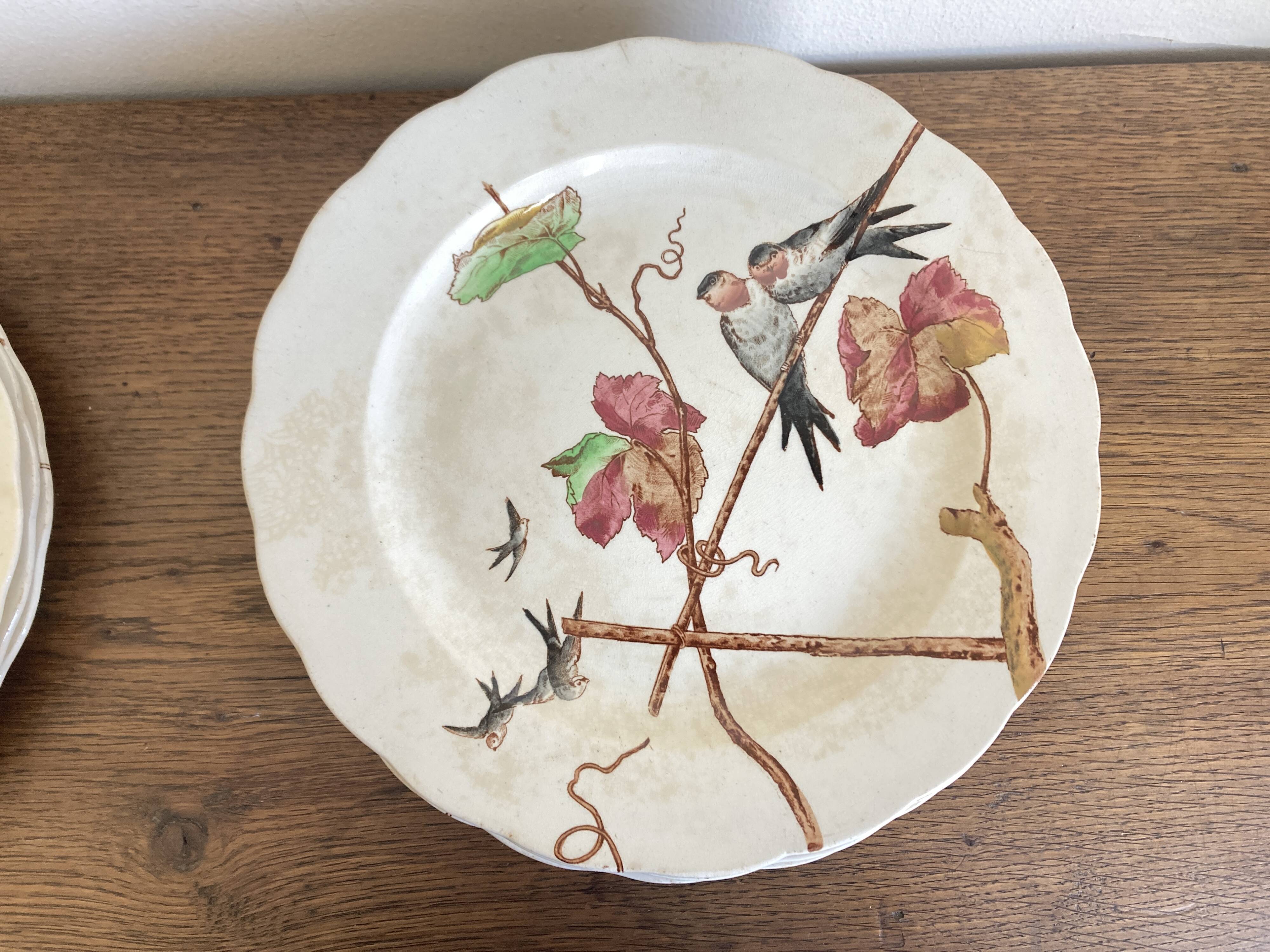 set de 12 assiettes polychrome 1850 ondulées Brownfield England oiseaux