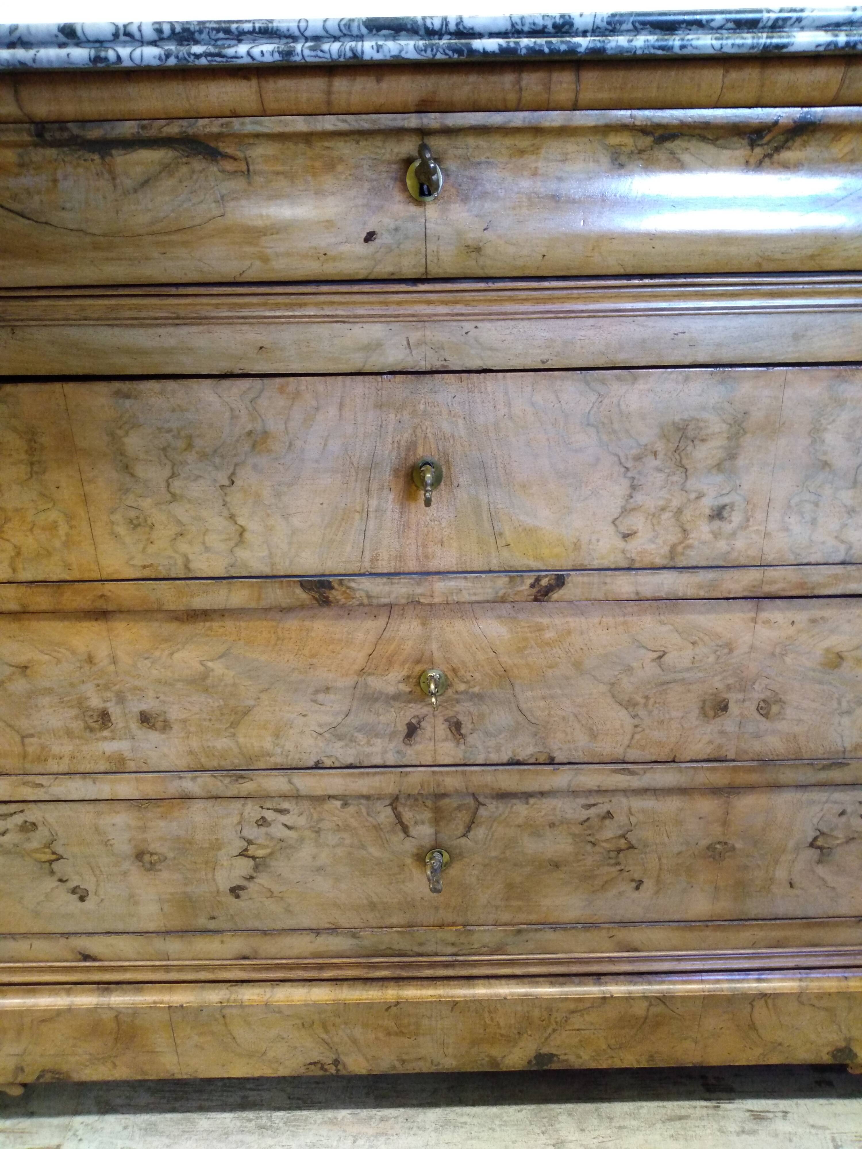 Chest of drawers with marble