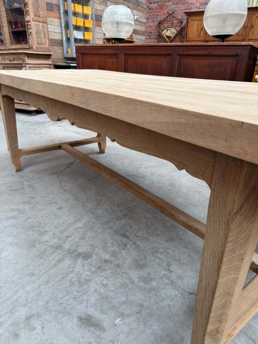 Grande table en orme milieu XXème