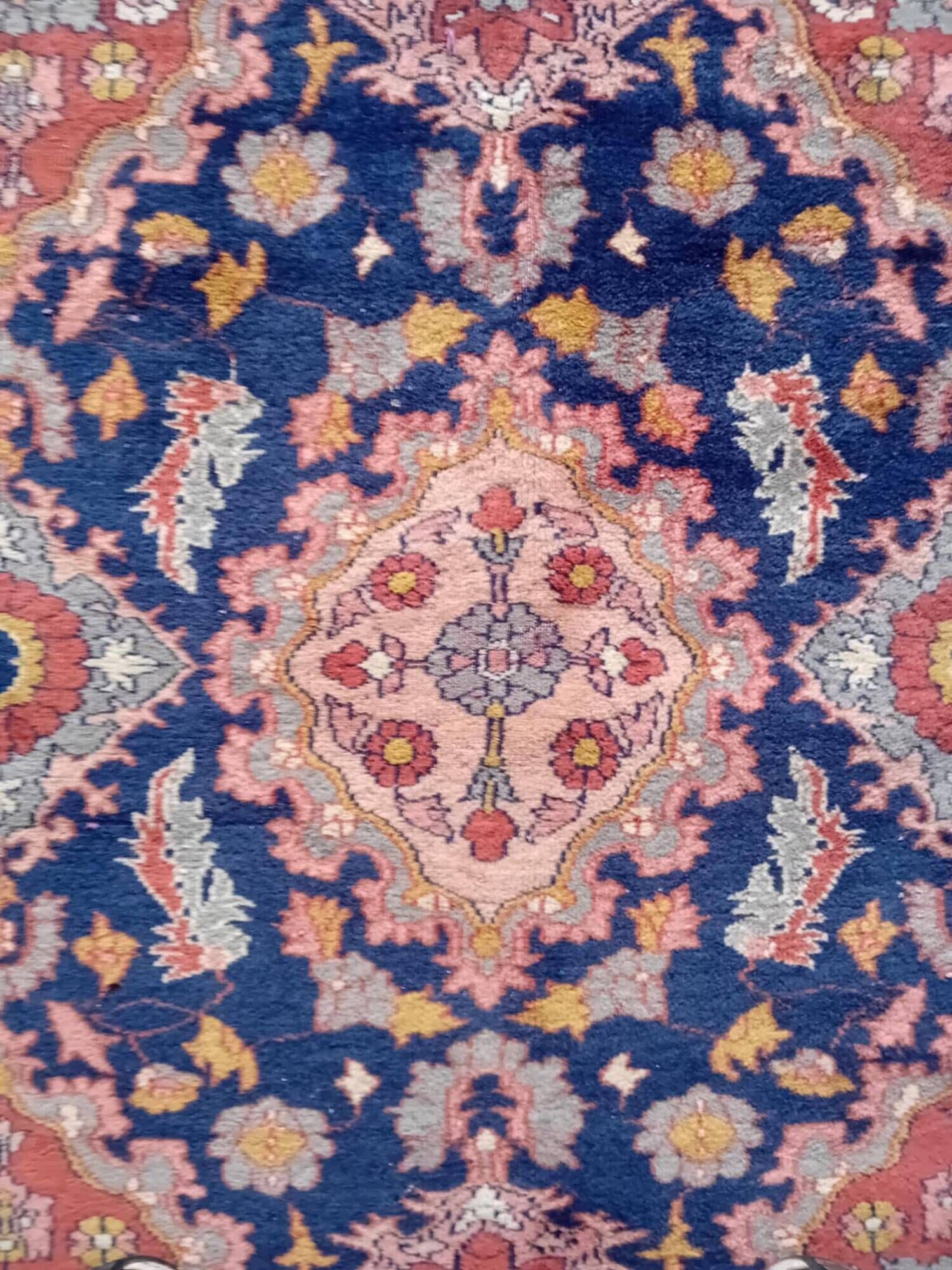Tapis Pakistanais fait main 277x188cm