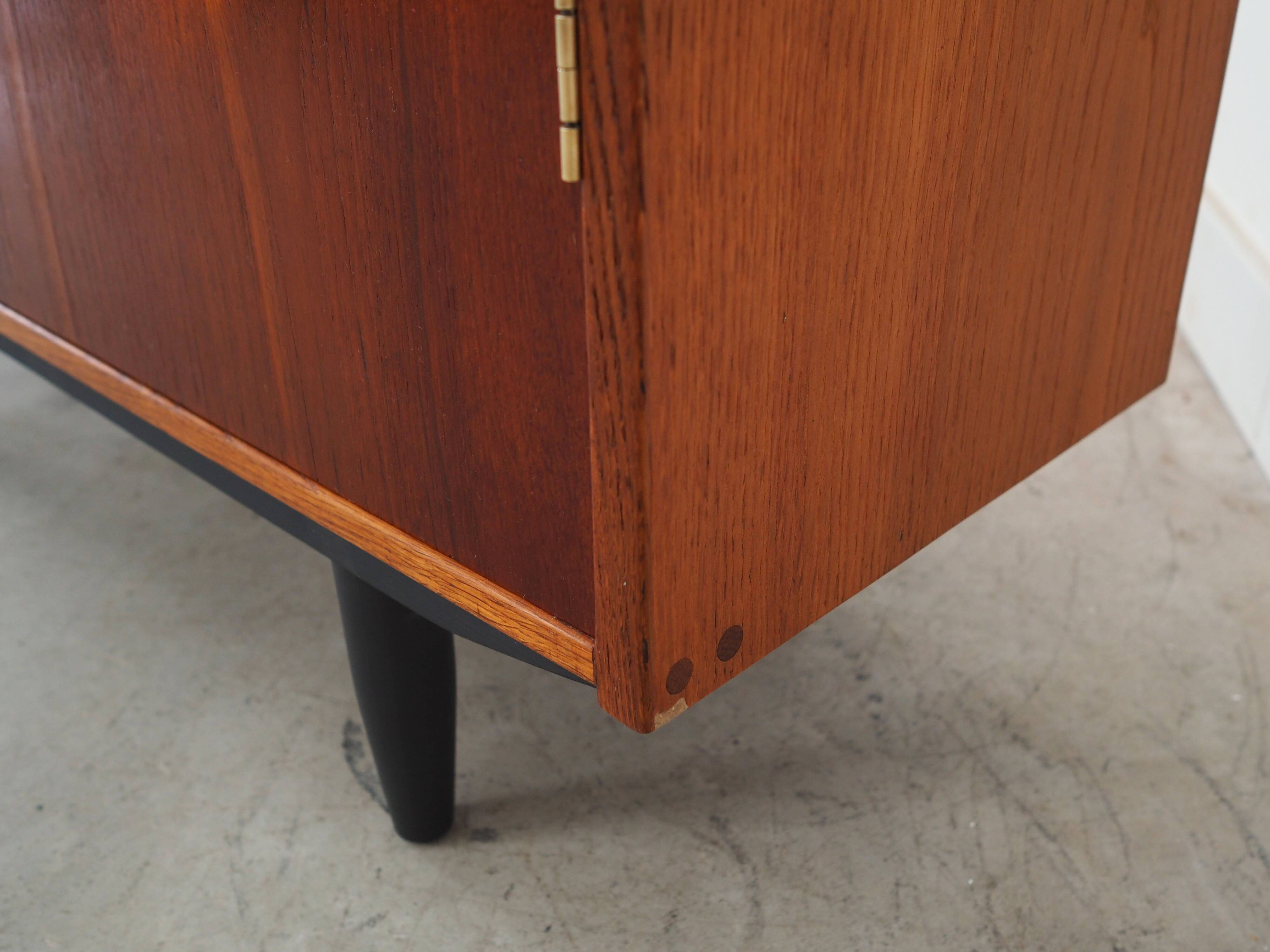 Armoire en chêne, design danois, années 1960, designer : Hans J. Wegner, fabricant : Ry Møbler