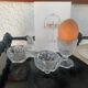 Coquetier en verre moulé pressé ancien