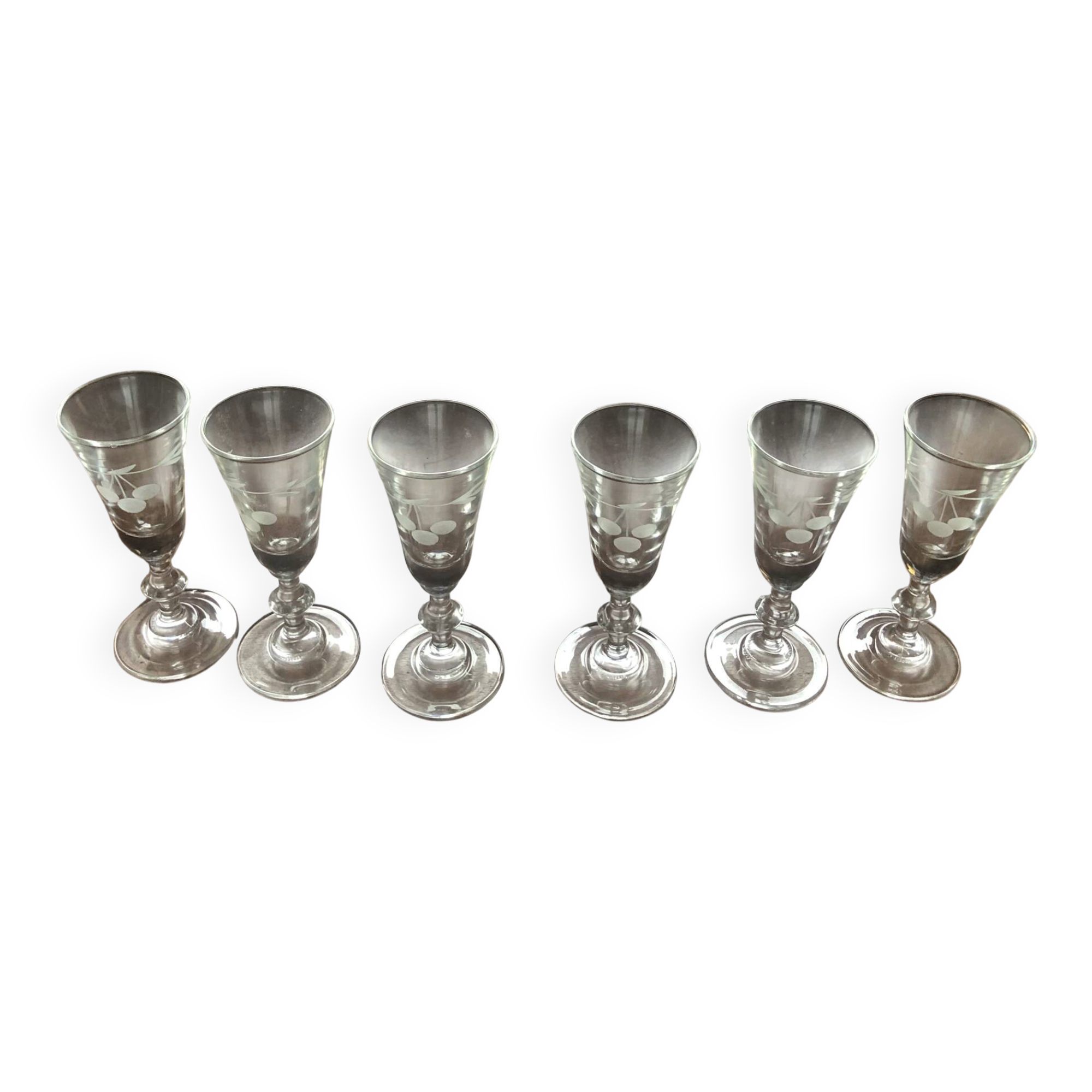 6 vintage 60's liqueur glasses in their original box.