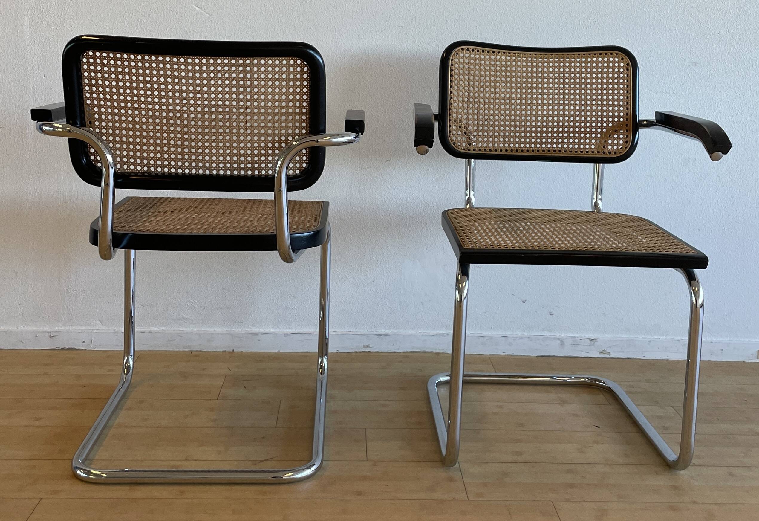 Ensemble de deux fauteuils Marcel Breuer (Cesca) S64 V par Thonet.