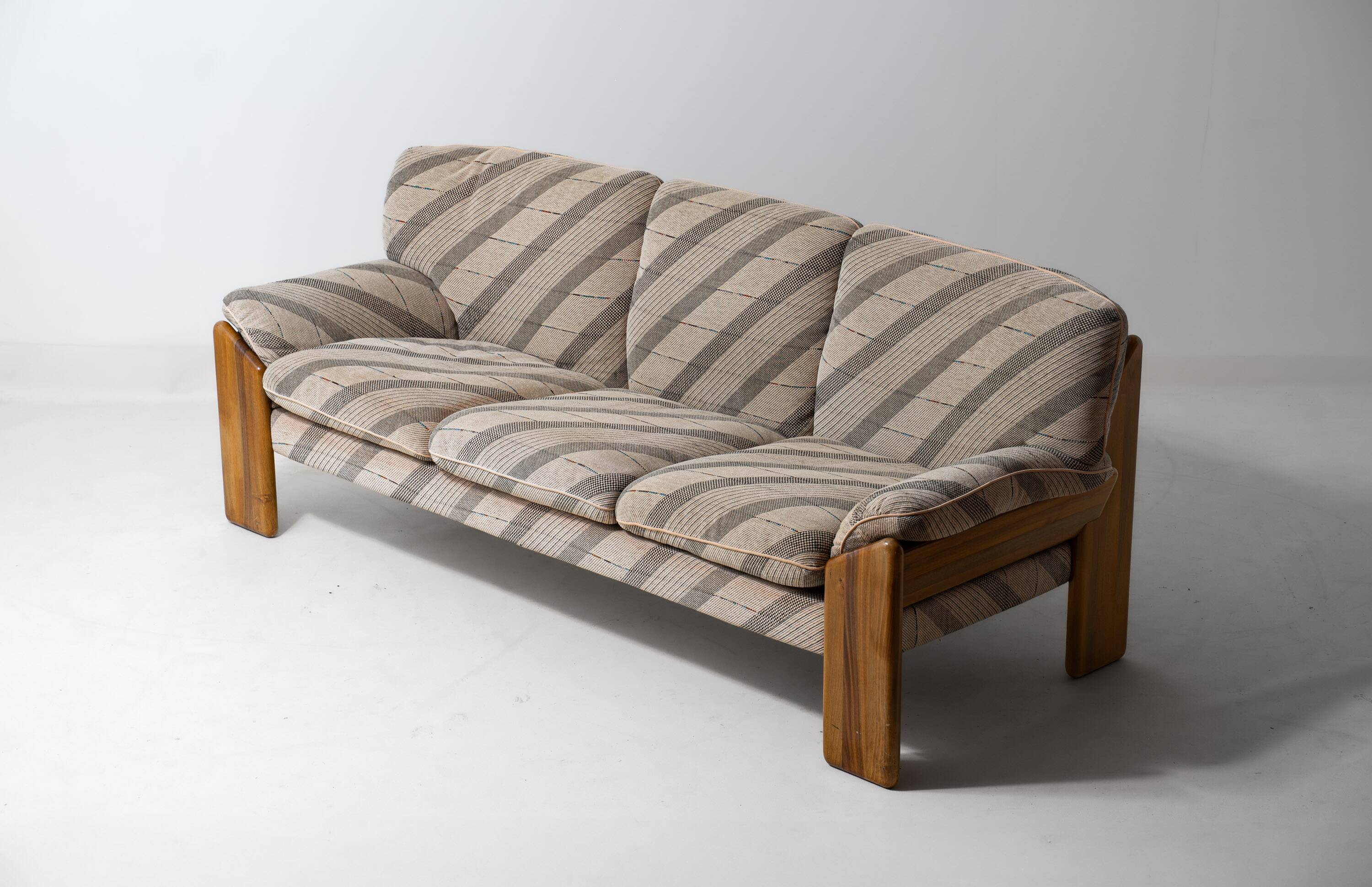 Vintage 'Sapporo' sofa by Mobil Girgi, 1970s