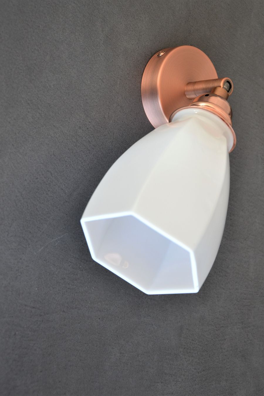Original articulated wall lamp in white opaline and copper support