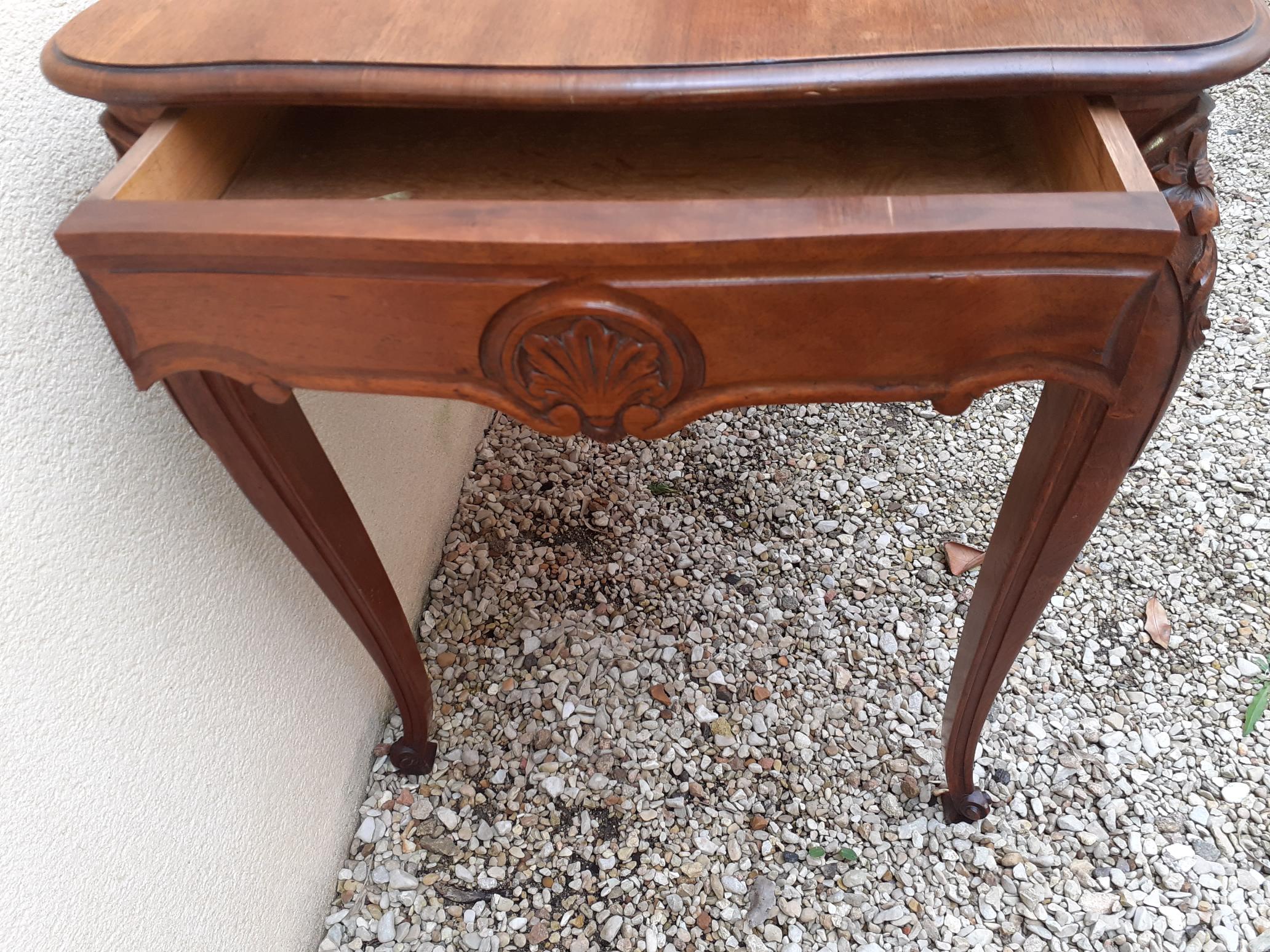 Flat desk, one-drawer table, nineteenth century carved walnut top in Louis XV style