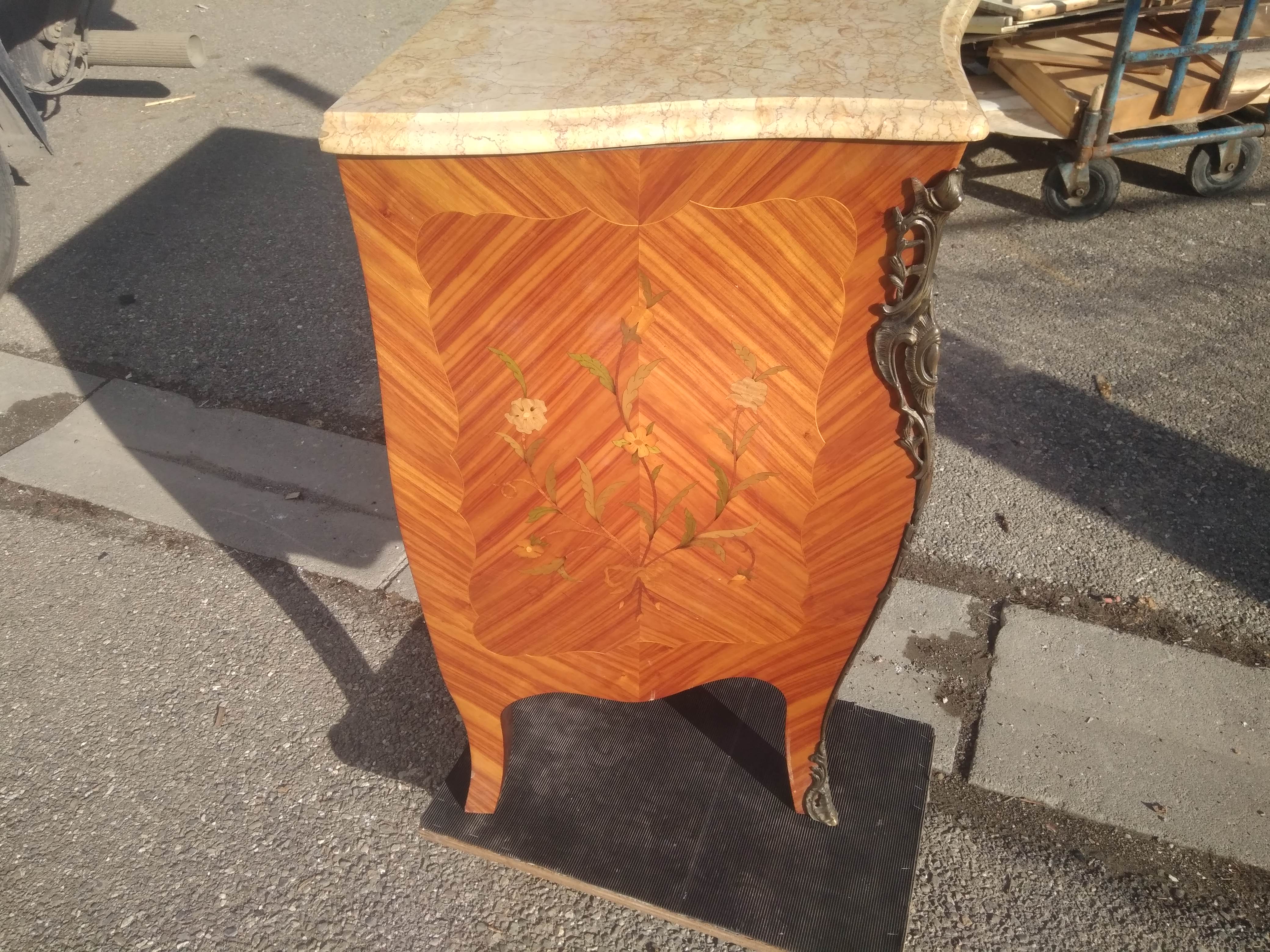 Curved 3-drawer Louis XV drawers from the 1950s