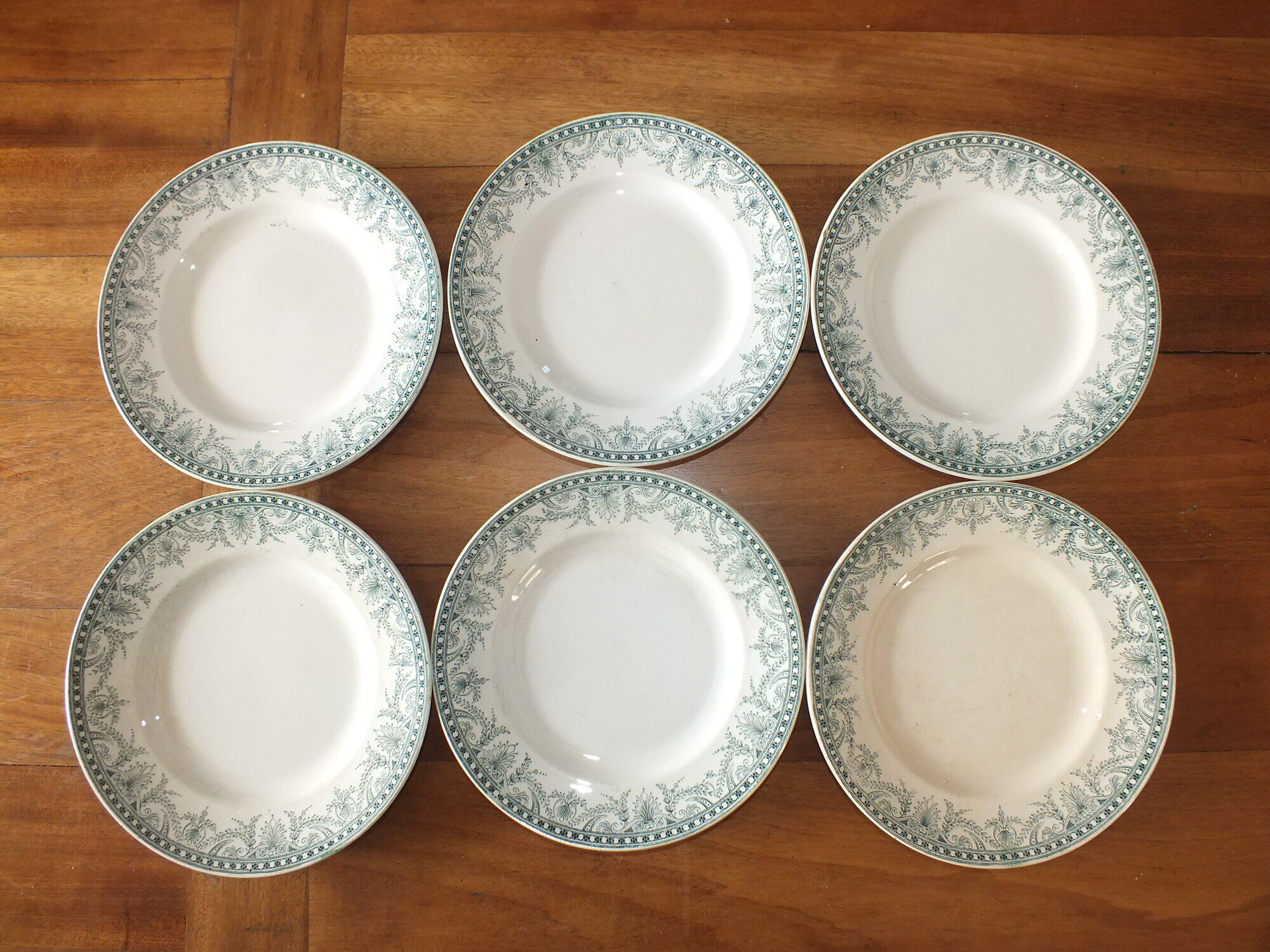 6 Flat plates in Iron Earth Moulin des Loups model Wilbur Lot 4