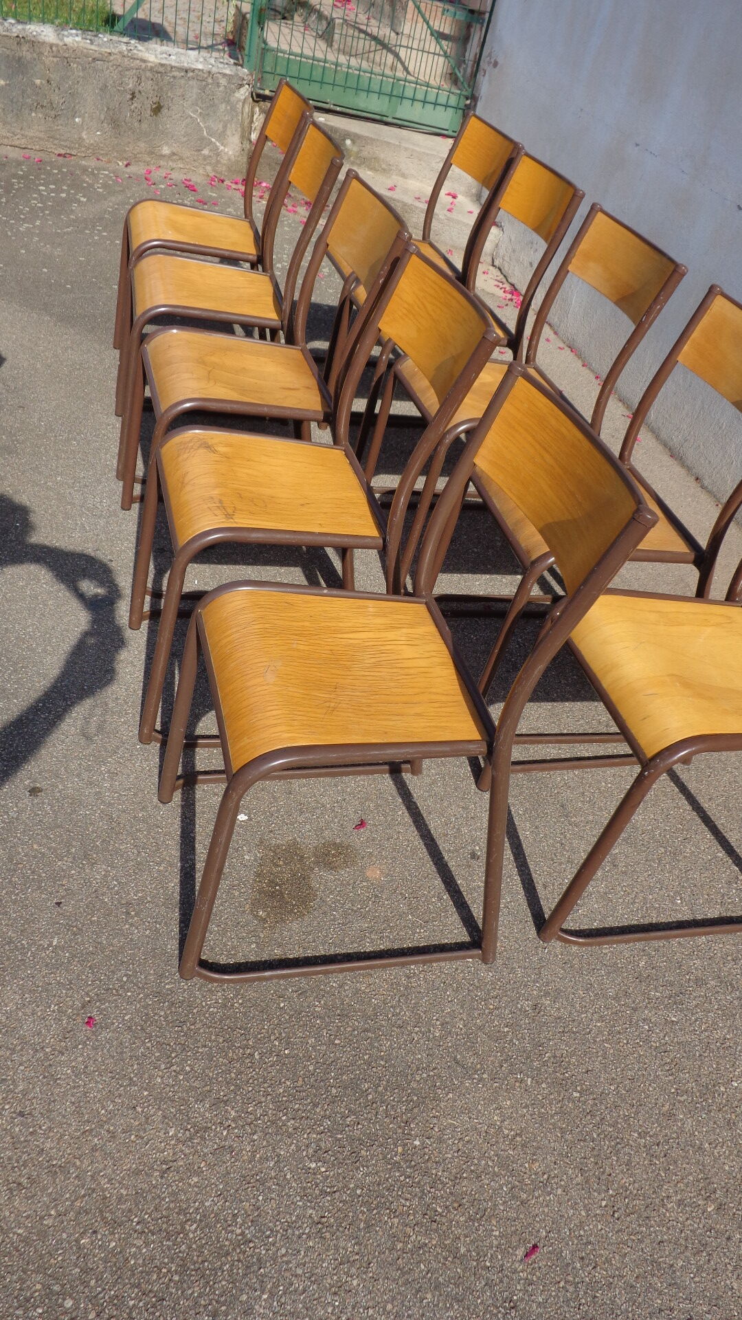Ensemble de chaises scolaires